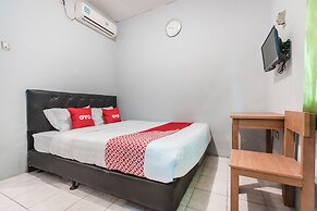 OYO Living 1756 Amira Guest House