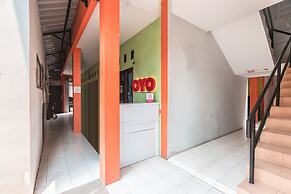 OYO Living 1756 Amira Guest House