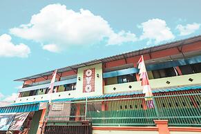 OYO Living 1756 Amira Guest House