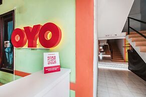 OYO Living 1756 Amira Guest House
