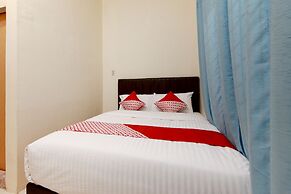 OYO Living 1332 Almonsari Residence