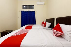 OYO Living 1332 Almonsari Residence