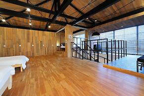 HOTALU Universal Vacation Kan