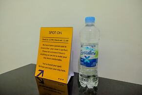 Super OYO 1759 Family Residence