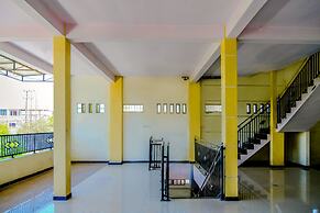 Super OYO 1759 Family Residence