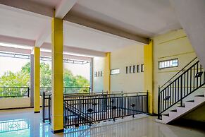 Super OYO 1759 Family Residence