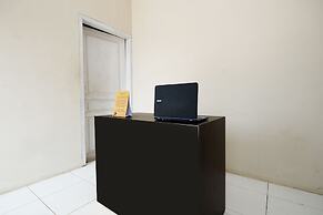 SPOT ON 2027 Putri Guest House Syariah