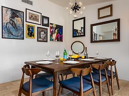 Modern Loma Vista