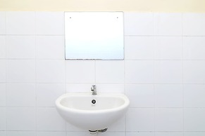 OYO 2184 Nan Berlian Inn