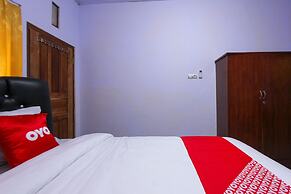 OYO 1721 A. Yani 95 Residence