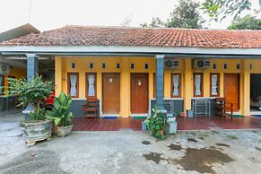 OYO 1721 A. Yani 95 Residence