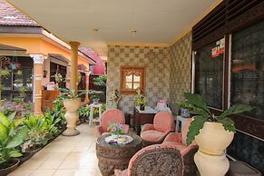 OYO 1721 A. Yani 95 Residence