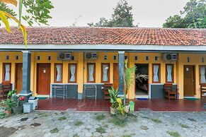 OYO 1721 A. Yani 95 Residence