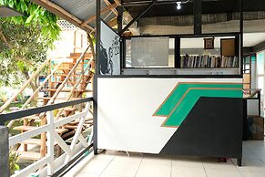 OYO 1853 Guest House D'makmoer