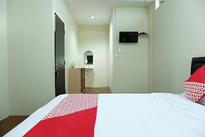 OYO 1853 Guest House D'makmoer