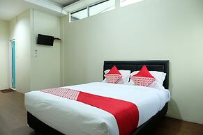 OYO 1853 Guest House D'makmoer