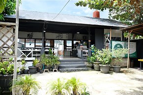 OYO 1853 Guest House D'makmoer