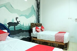 OYO 1853 Guest House D'makmoer