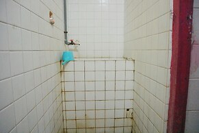 OYO Life 1972 Aman Family Inn Syariah