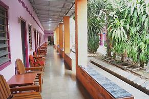 OYO Life 1972 Aman Family Inn Syariah