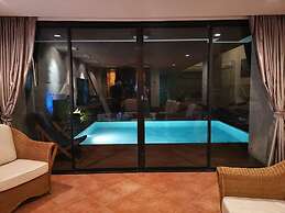 Dojo Pool Villa Beachfront