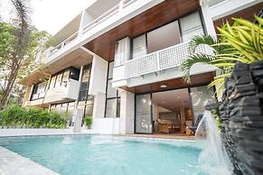 Dojo Pool Villa Beachfront