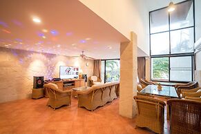 Dojo Pool Villa Beachfront