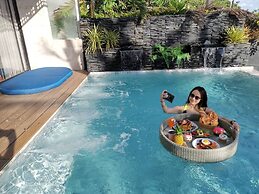 Dojo Pool Villa Beachfront