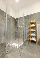 Jimmy's Apartments Emerald