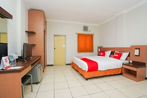 Super OYO 2075 Graha Marina