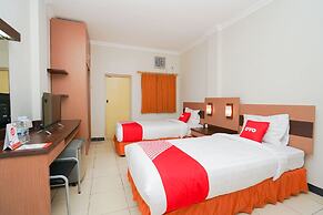 Super OYO 2075 Graha Marina