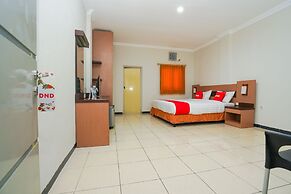 Super OYO 2075 Graha Marina