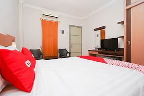 Super OYO 2075 Graha Marina