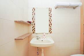 Super OYO 2075 Graha Marina