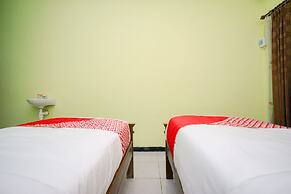 OYO 1639 Penginapan Anggrek Syariah 1