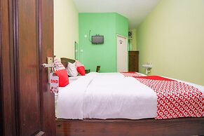 OYO 1639 Penginapan Anggrek Syariah 1