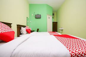 OYO 1639 Penginapan Anggrek Syariah 1