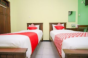 OYO 1639 Penginapan Anggrek Syariah 1