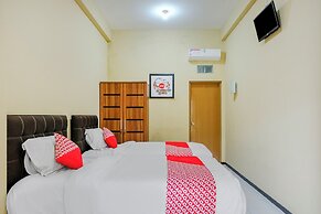OYO 1342 Uniga Malang Family Residence