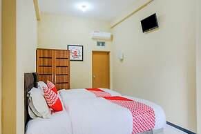 OYO 1342 Uniga Malang Family Residence