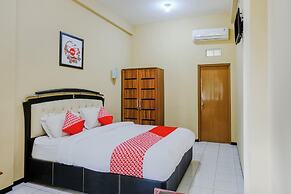 OYO 1342 Uniga Malang Family Residence