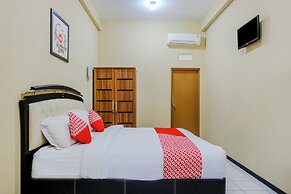OYO 1342 Uniga Malang Family Residence