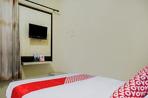 OYO 1342 Uniga Malang Family Residence