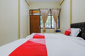 OYO 1342 Uniga Malang Family Residence