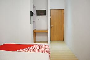 OYO 1673 M Authentic Kost Man