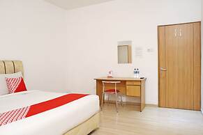OYO 1673 M Authentic Kost Man