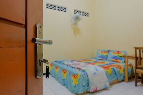 SPOT ON 1976 Hamana Beach Inn