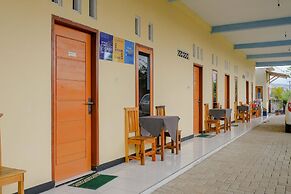 SPOT ON 1976 Hamana Beach Inn