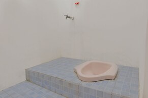 SPOT ON 1976 Hamana Beach Inn