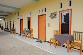 SPOT ON 1976 Hamana Beach Inn